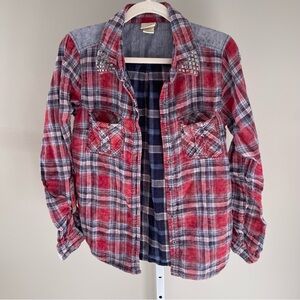 Daytrip Red Plaid Button-Up Shirt L Studded Collar Chambray Yoke Roll Tab Sleeve